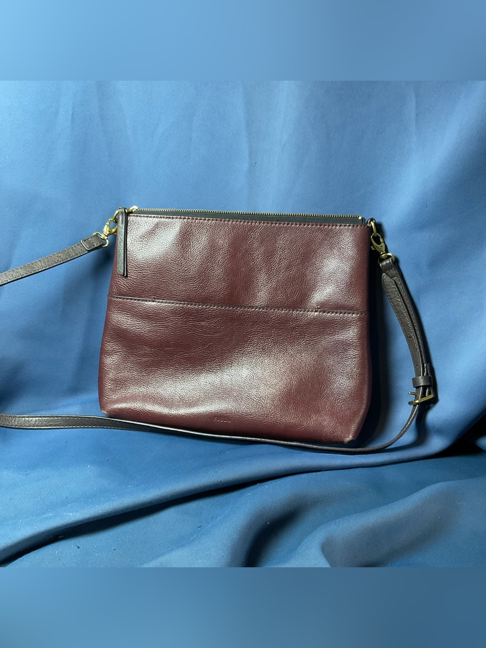 Fossil Leather Crossbody Bag Burgundy Wine Red Adjustable Strap Zip Top Purse